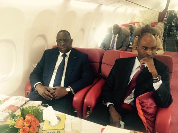 Macky Sall, dans l'avion à destination du Burkina Faso